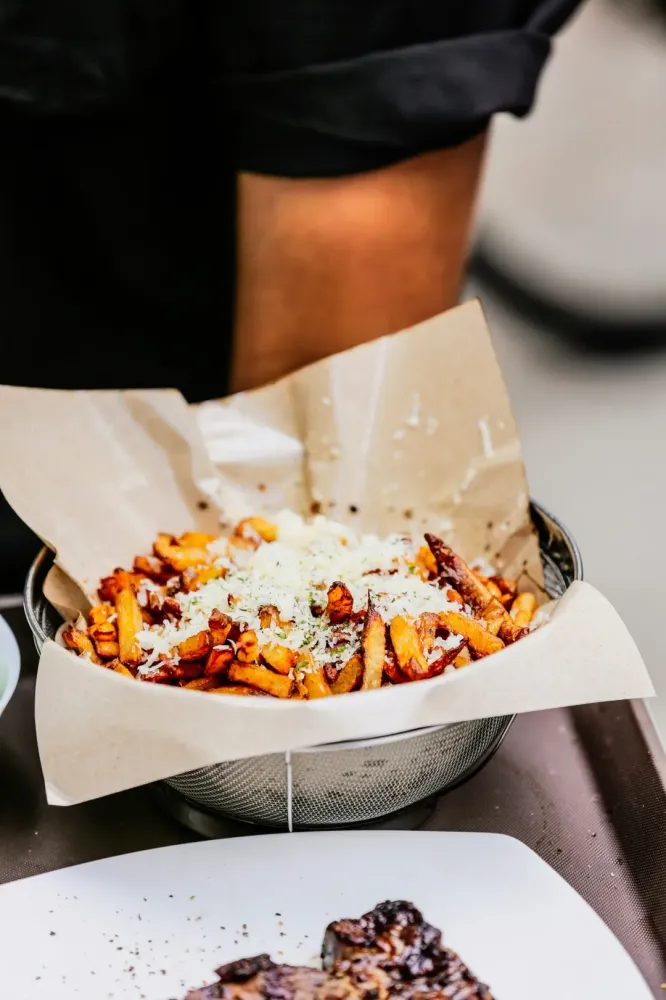 Frites truffe et parmesan